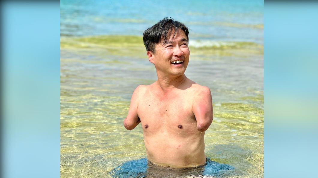 乙武洋匡穿短袖遭罵噁心 PO半裸照嗆:這就是我的身體
