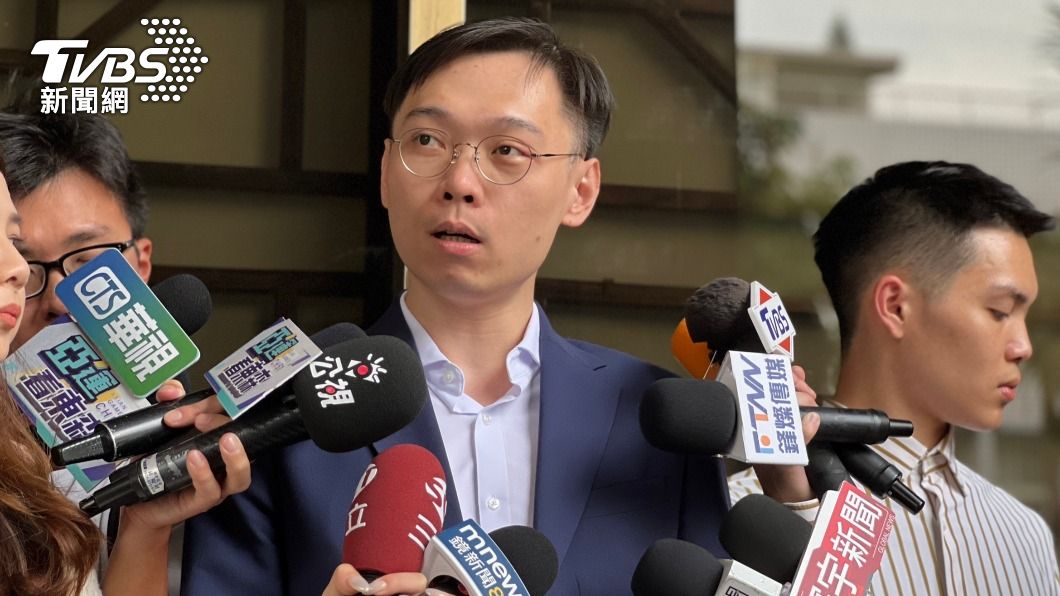 郭辦發言人黃士修呼籲，國民黨主席朱立倫趕緊出面講清楚。（圖／郭台銘辦公室提供）