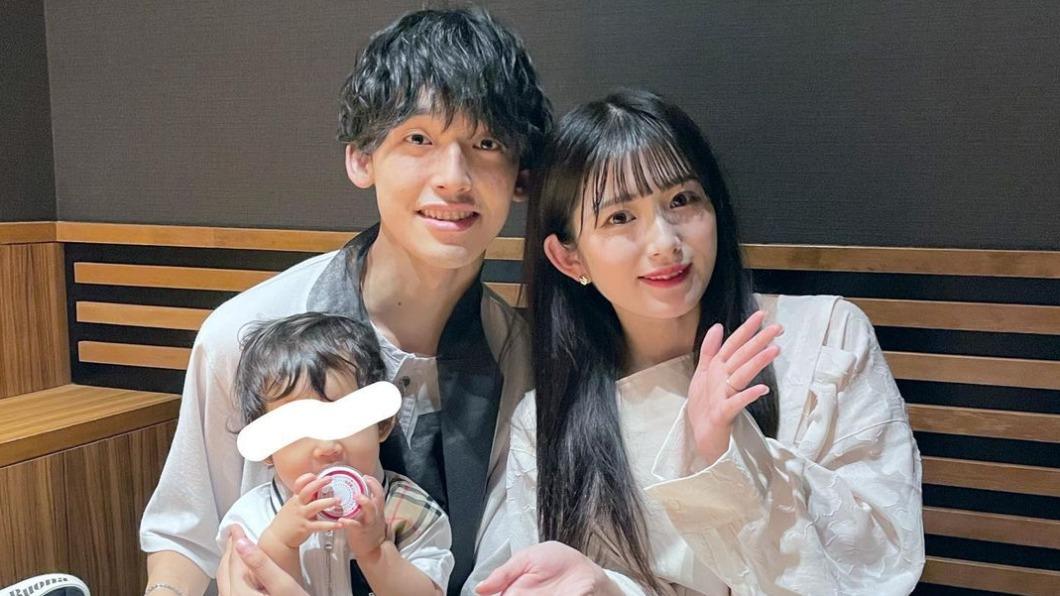 22歲男星猝死!獨留1歲女兒 女星妻「淚奔墳墓」洩1年思念