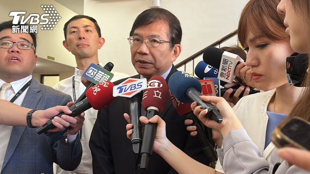 賴清德轟盧秀燕亂改路線遷到「有力人士家附近」 交長否認:專業評估
