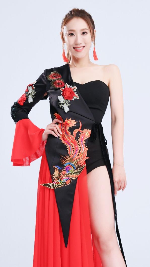 謝金晶在新歌MV搖身東方女神，大秀性感美腿。（圖／豪記唱片提供）