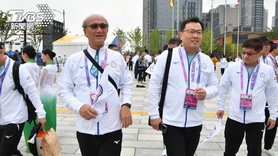 體育署長鄭世忠率團參加亞運升旗典禮。（圖／胡瑞麒攝）