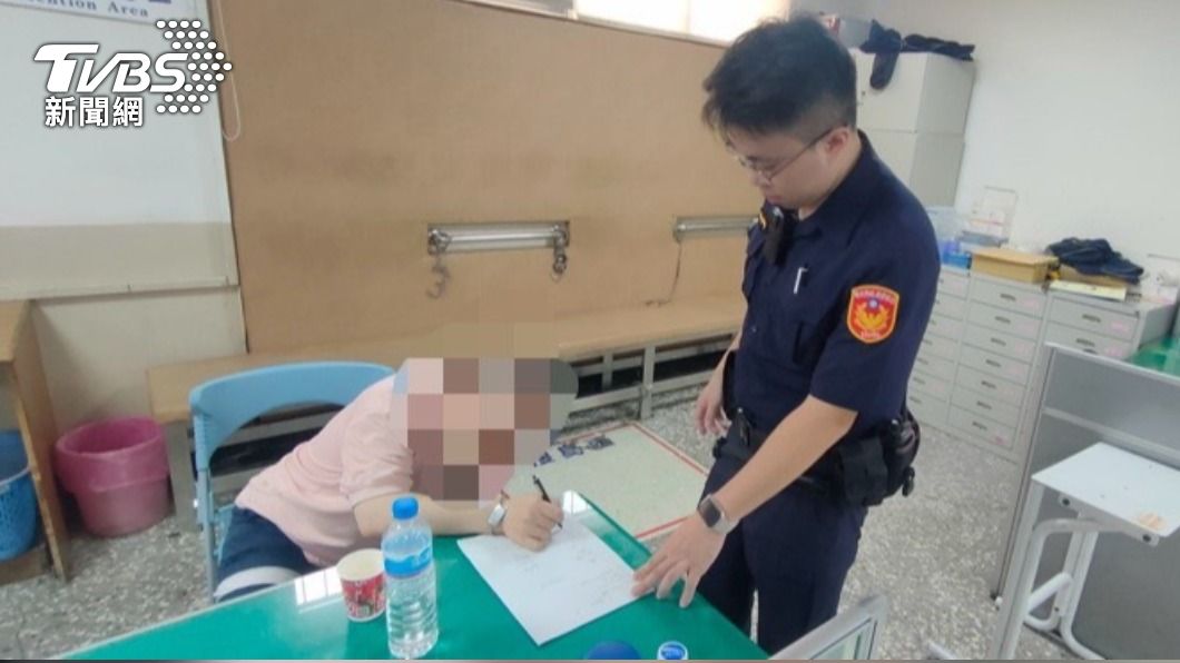 唐寶寶迷路了!只能用畫的「找線索」暖警幫找到家人