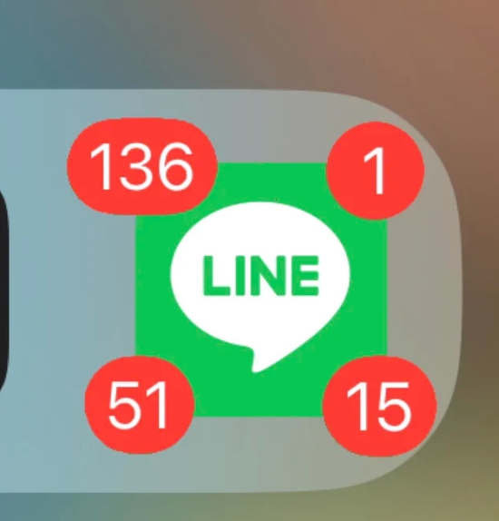 網友舉例若LINE可以變成圖片上這樣，就可以迅速區分誰傳的訊息。（圖／翻攝自X）
