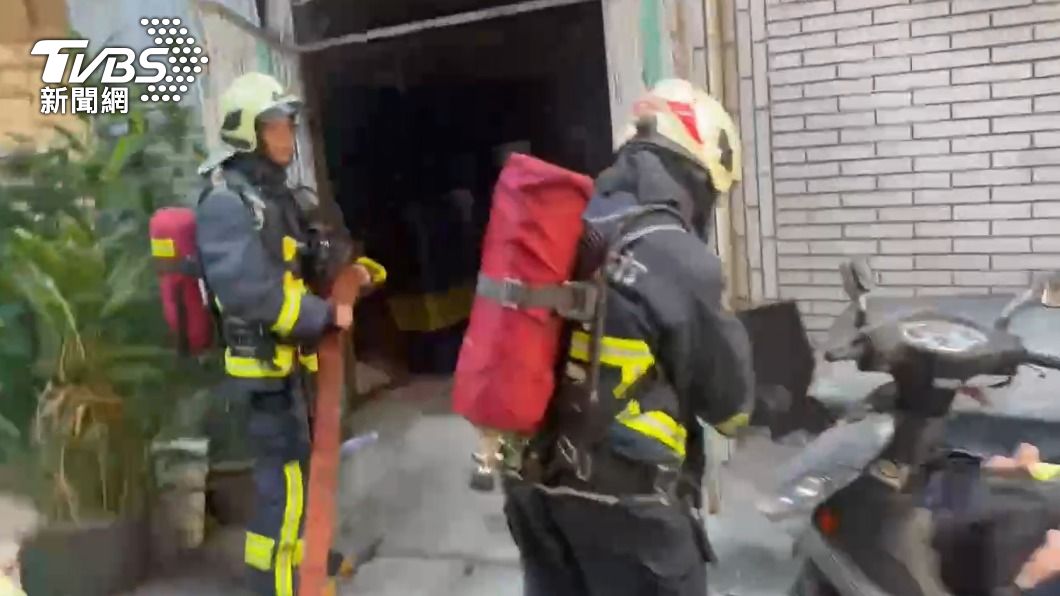 快訊/登革熱消毒釀火警!工人打翻瓦斯桶引火 手、臉灼傷送醫