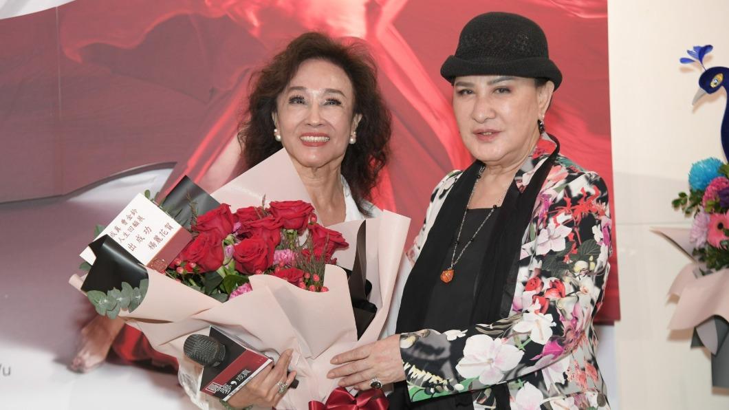 78歲楊麗花罕見露面!為閨密獻花「緊張睡不著」 健康狀況曝光