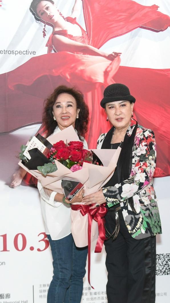 2大國寶同框的畫面相當難得。(圖/固力狗提供)