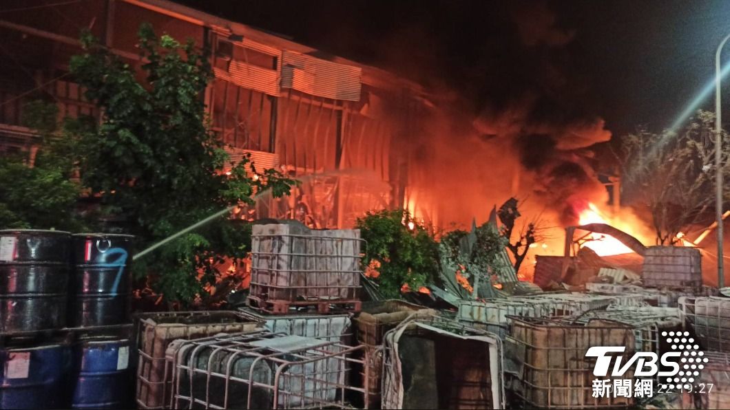 屏東科技園區發生重大爆炸意外。(圖/屏東縣政府消防局提供)