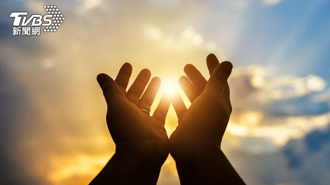不如意者,可趁秋分「午時三刻」朝北邊立誓發願。(示意圖/shutterstock達志影像)