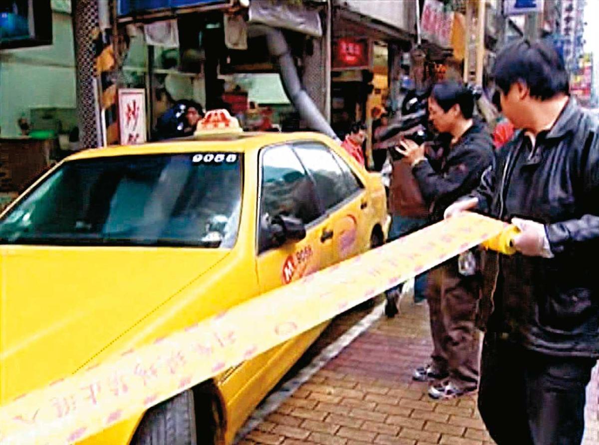 警方在陳姓男子開的計程車上，採集到死者的頭髮等證物。（圖／東森新聞提供）
