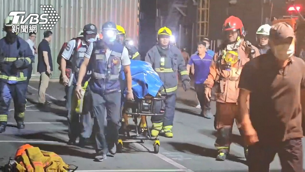 工廠大火射水灌救竟2次爆炸 1消防員殉職