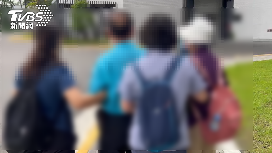 家屬崩潰到醫院。(圖/TVBS)