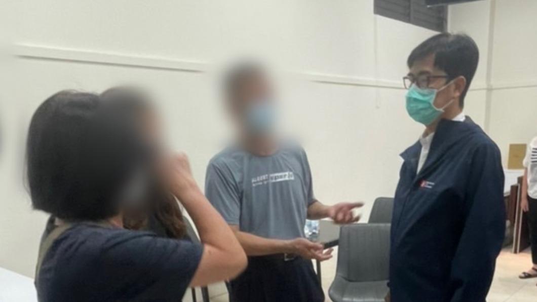 賴父懇求陳其邁請檢方不要解剖兒子。(圖/高雄市政府提供)