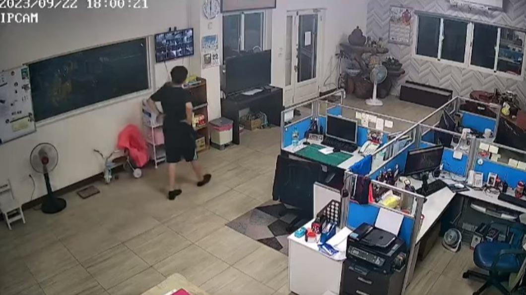 屏東工廠「爆炸巨響傳3公里」！32秒畫面曝光民眾嚇壞：以為隔壁氣爆