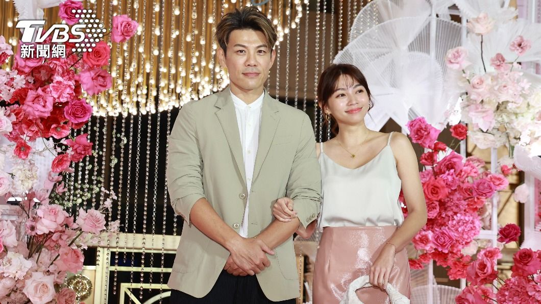 陳志強、曾志希甜密勾手現身。(圖/黃城碩攝)