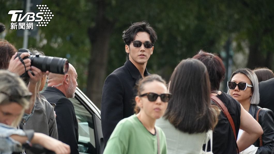 新生代男演員陳牧馳出席2024Ferragamo春夏大秀。(圖/區國強攝)