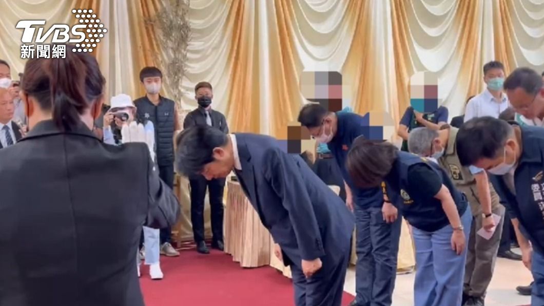 屏東大火4勇消殉職 賴清德赴靈堂弔唁:對衝火場的消防員致敬