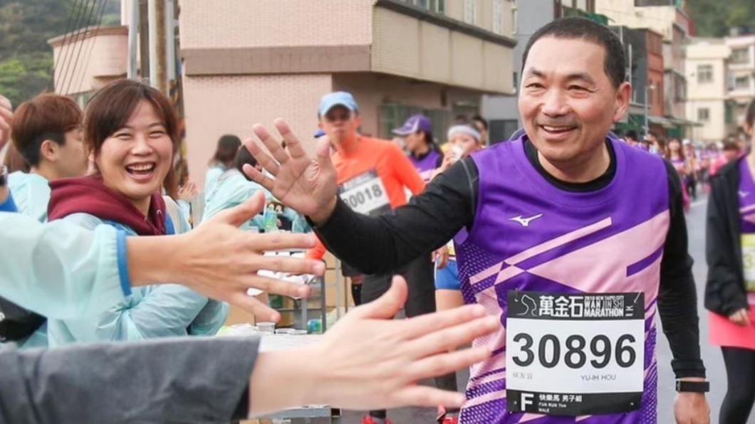 比韓還多天!侯友宜請假挨轟落跑 他揪綠兩大咖嗆爆:紀錄更驚人