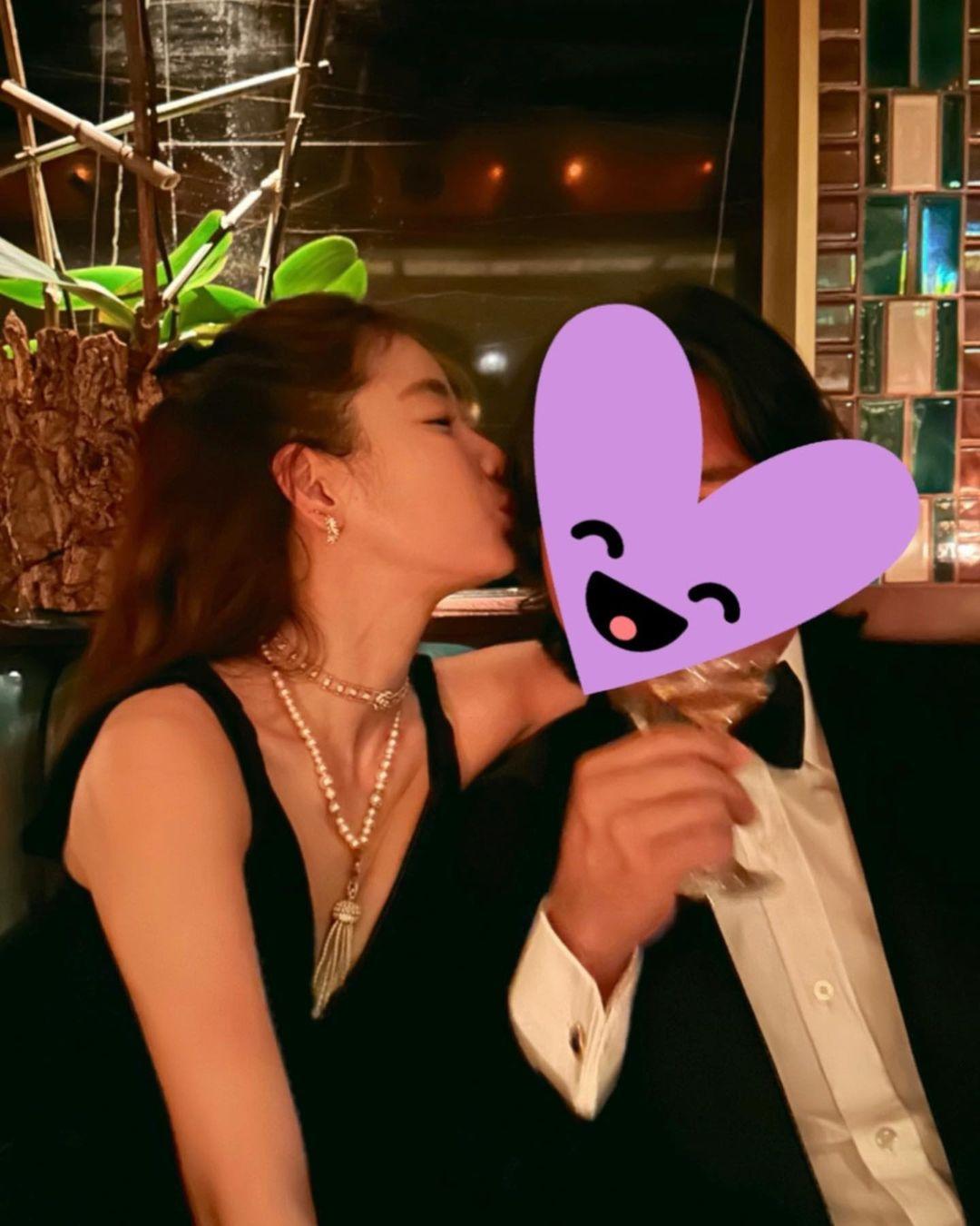 奇恩世不時放閃老公,怎料突然離婚。(圖/翻攝自奇恩世IG)