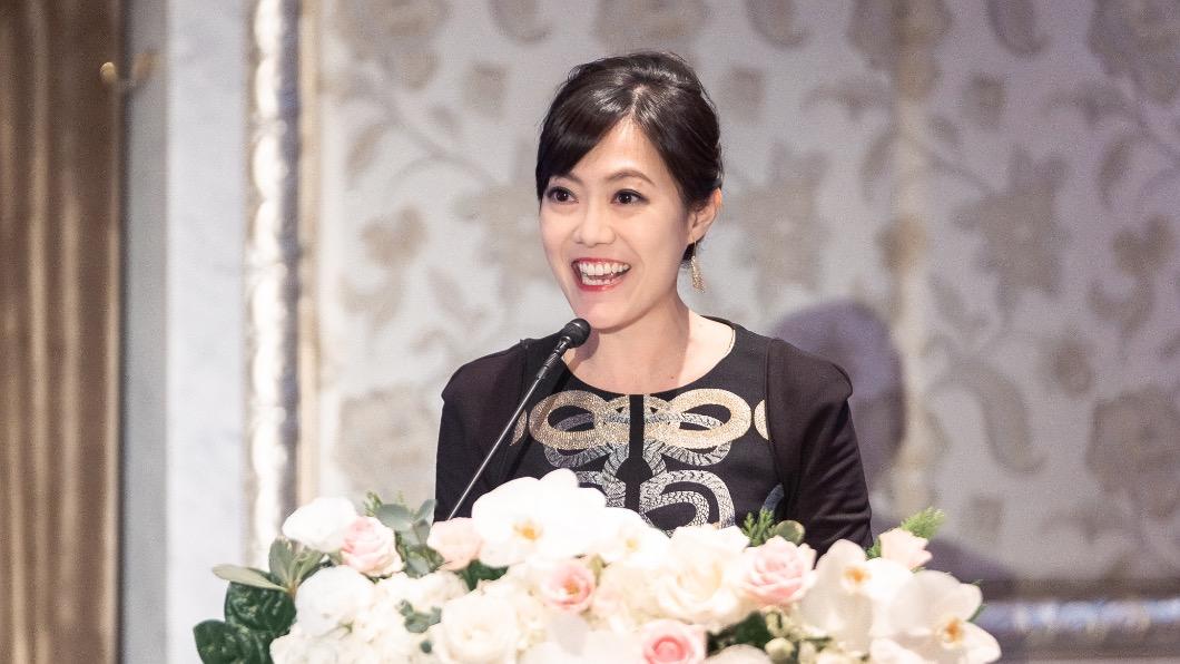 英文不溜沒關係!侯友宜訪美都靠她 「總統級」翻譯超強背景曝