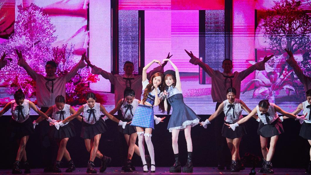 Jessica來了!合體王心凌大跳〈愛你〉 改良制服美成這樣
