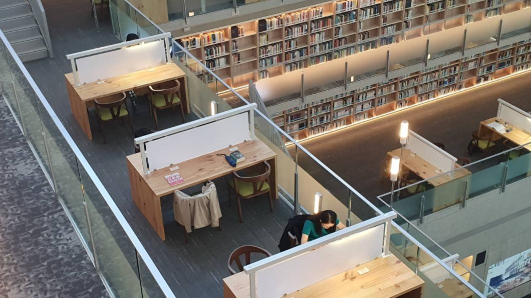 許多網友一致認為達賢圖書館是全台最美。(圖/翻攝自國立政治大學圖書館臉書)