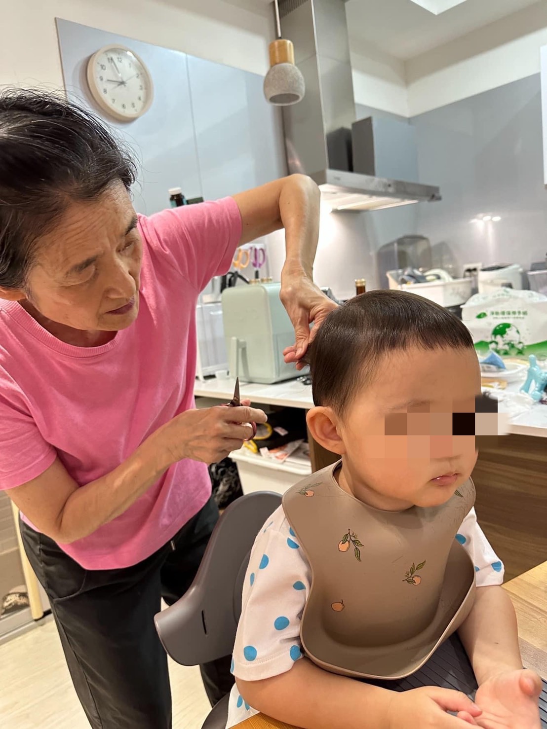 譚艾珍不會介入女兒管教孩子。（圖／翻攝自譚艾珍臉書）