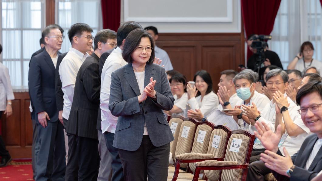 民調/蔡英文贊同率跌10百分點 游盈隆:失200萬人支持