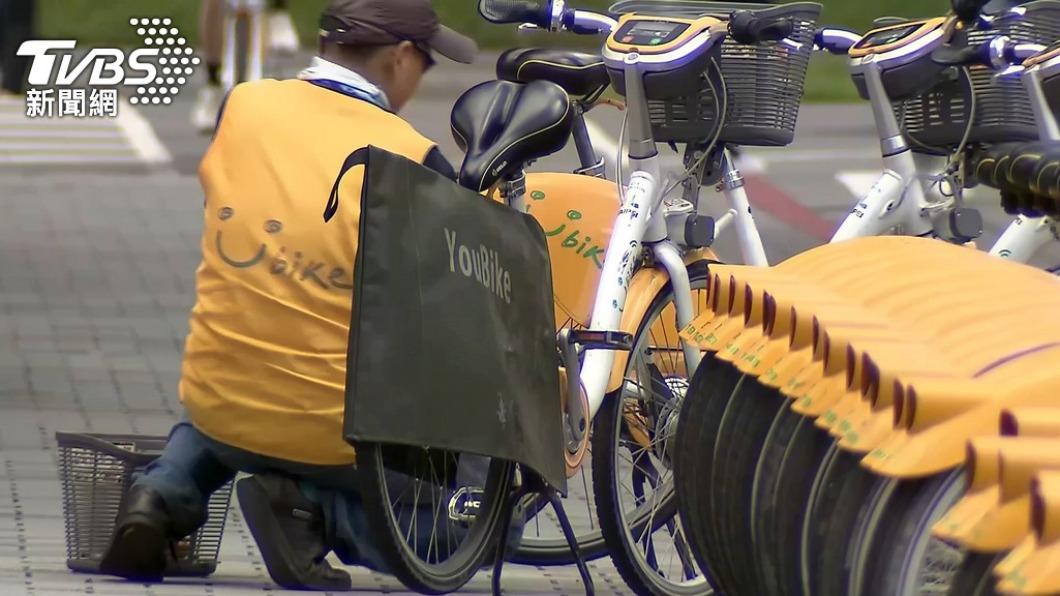 民眾質疑騎YouBike戴安全帽是依哪條法律。（圖／TVBS資料畫面）