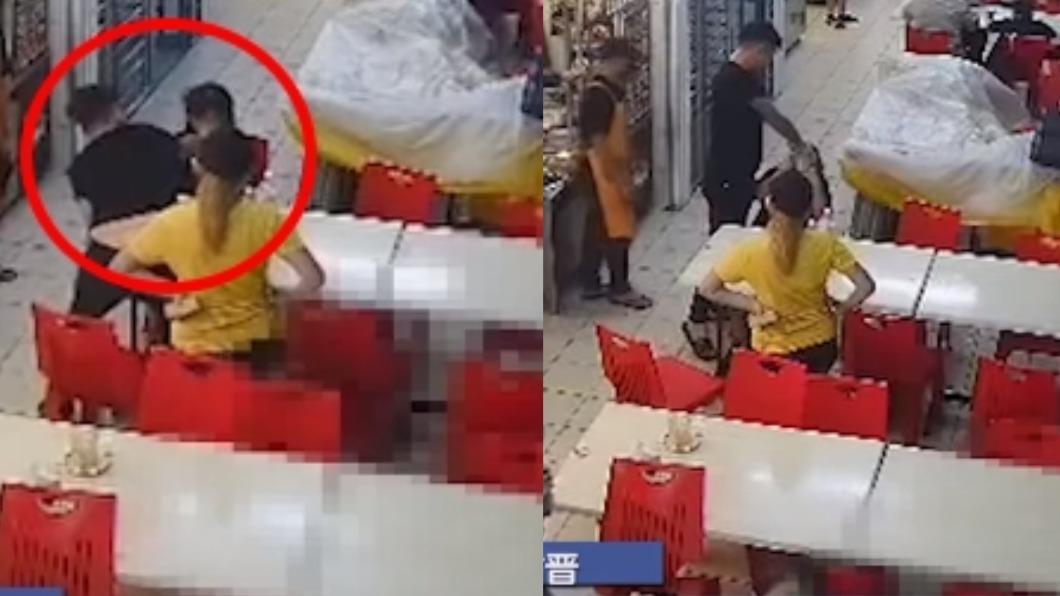 黑衣男大膽飲料下藥!「強抓女子頭狂灌」 旁人冷眼看戲
