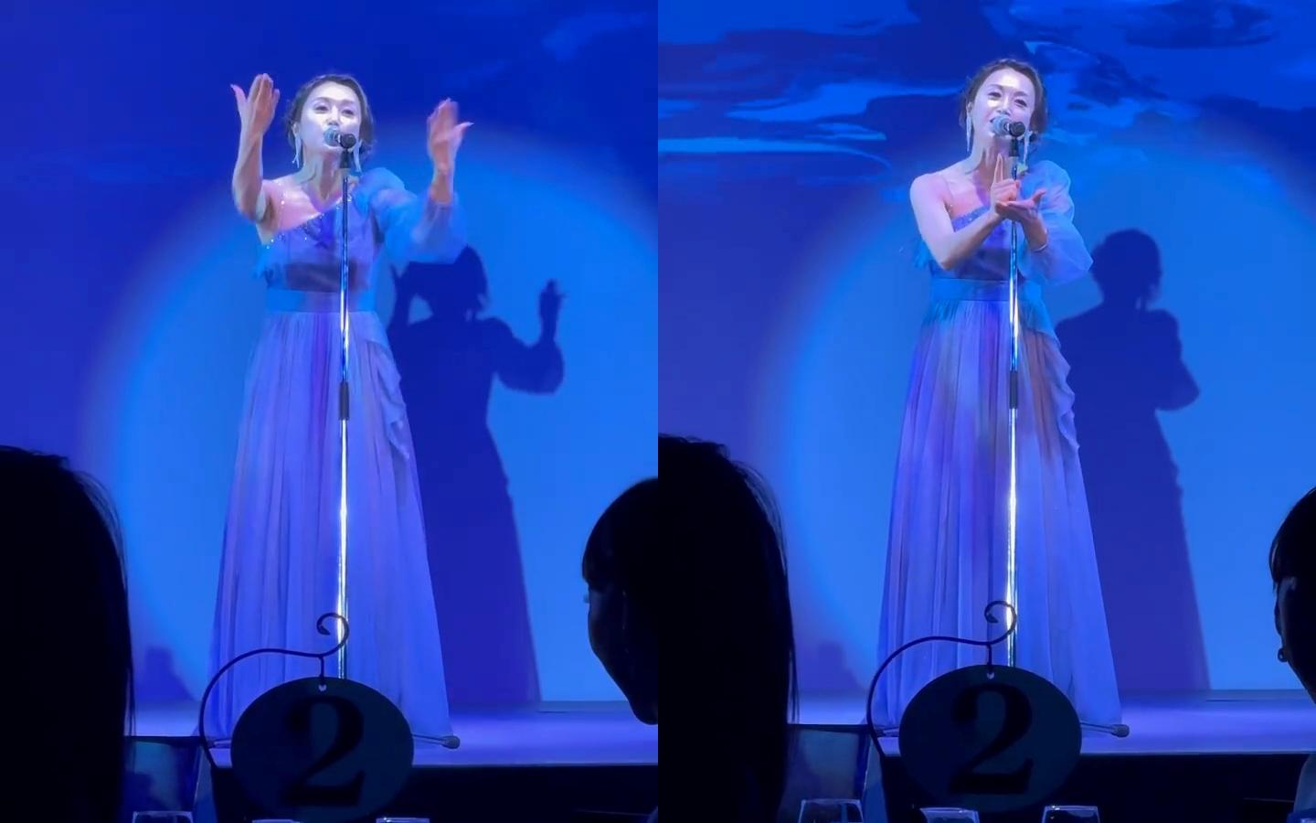 酒井法子在晚宴上獻唱名曲〈碧綠色的兔子〉。(圖/翻攝自神田宇乃IG)