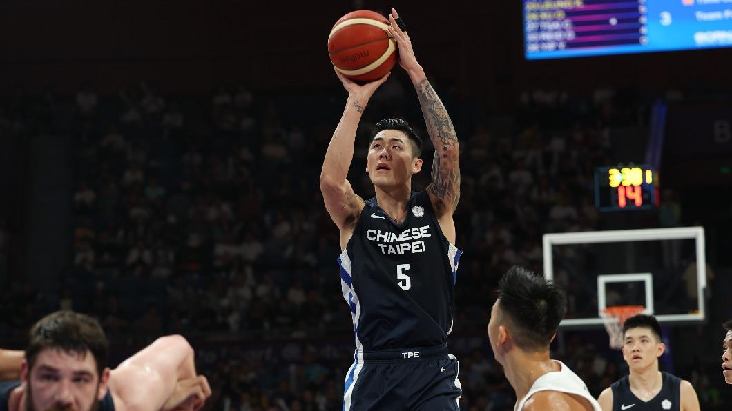 杭州亞運/中華男籃首戰告捷!劉錚猛砍18分領軍 助隊19分差大勝香港