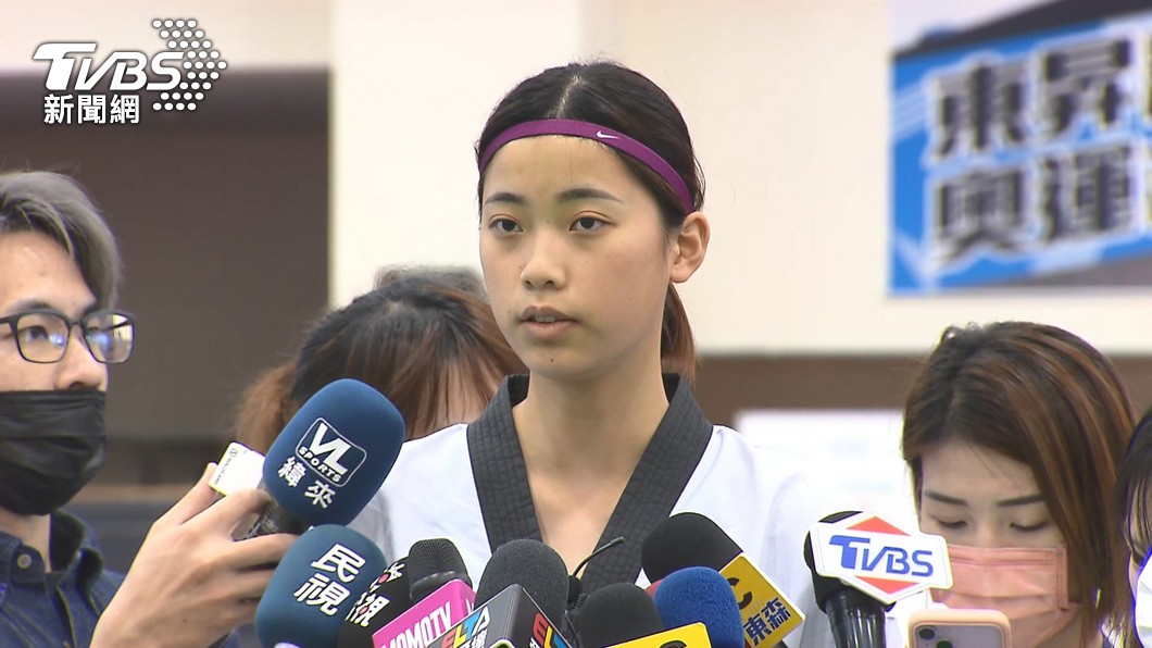 國民女友「羅嘉翎」初登亞運奪銀牌!淚灑場上