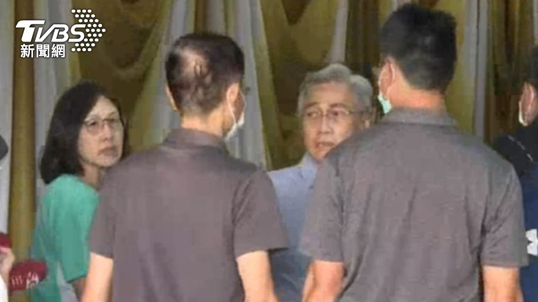 明揚惡火第六天 董座、協理首現身勇消靈堂贈30萬慰問金致意家屬