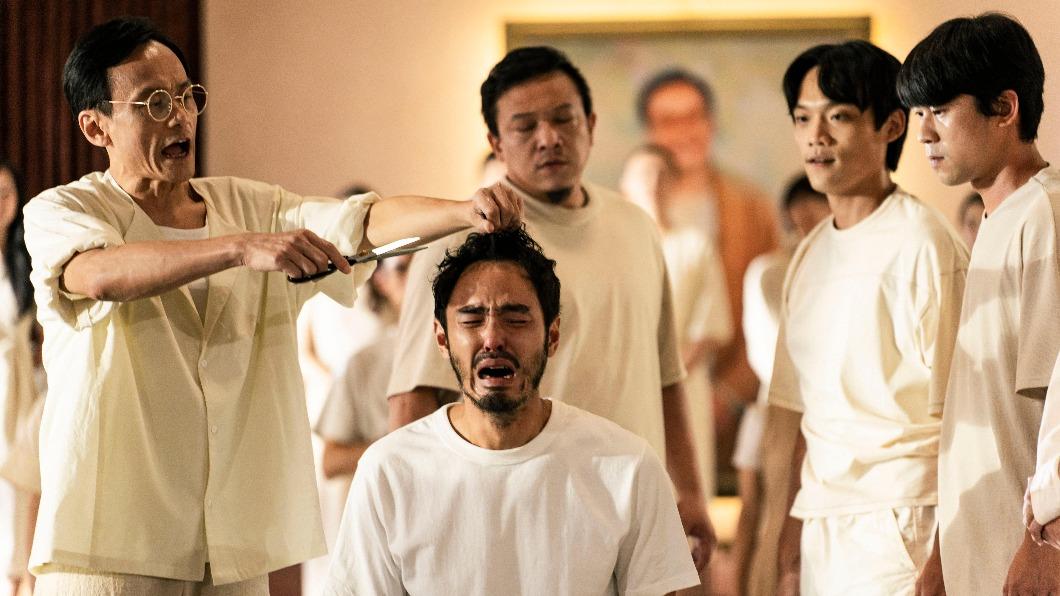 阮經天崩潰!遭陳以文「一刀狠剪」狗啃頭 認:我不想做了