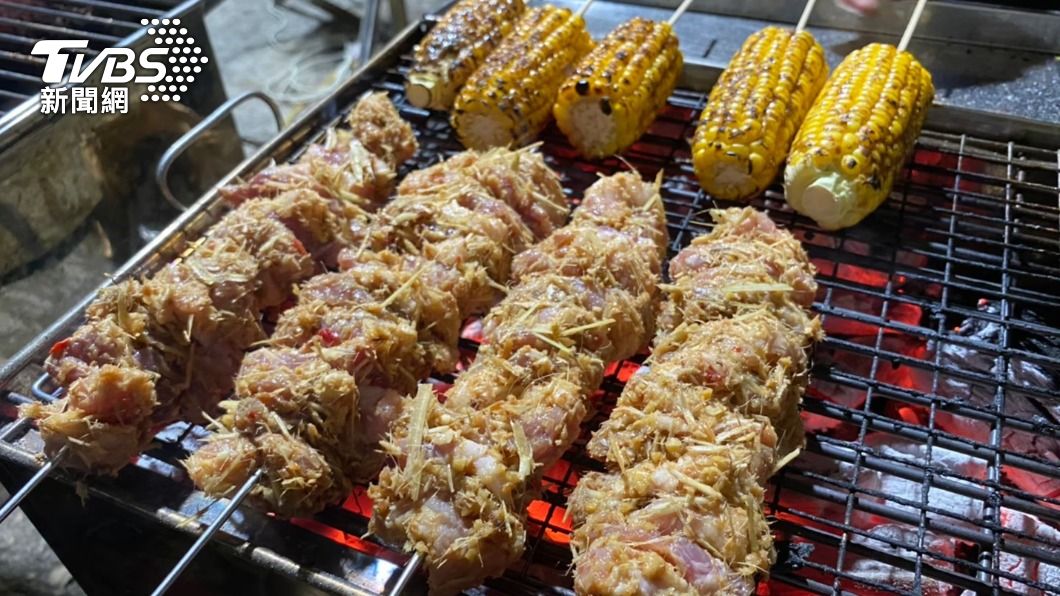 營養師建議烤肉多選低脂肉類或海鮮,少加工高脂食材。