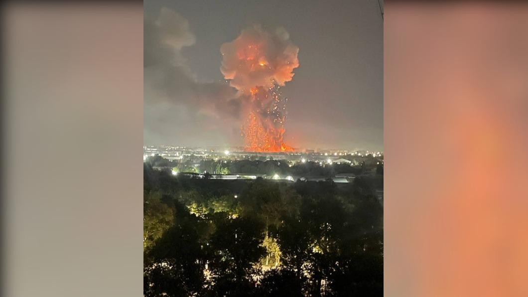 有片/烏茲別克機場大爆炸起火 大型蕈狀雲嚇壞居民