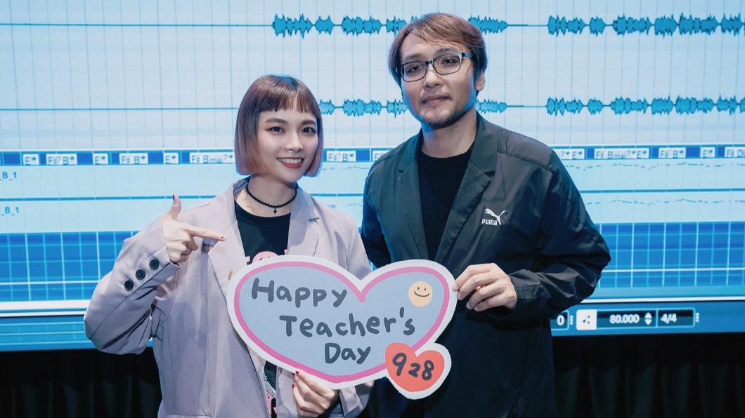 吳蓓雅(左)和音樂人周岳澄除了分享創作經歷,也祝老師們教師節快樂。(圖/臺北流行音樂中心提供)
