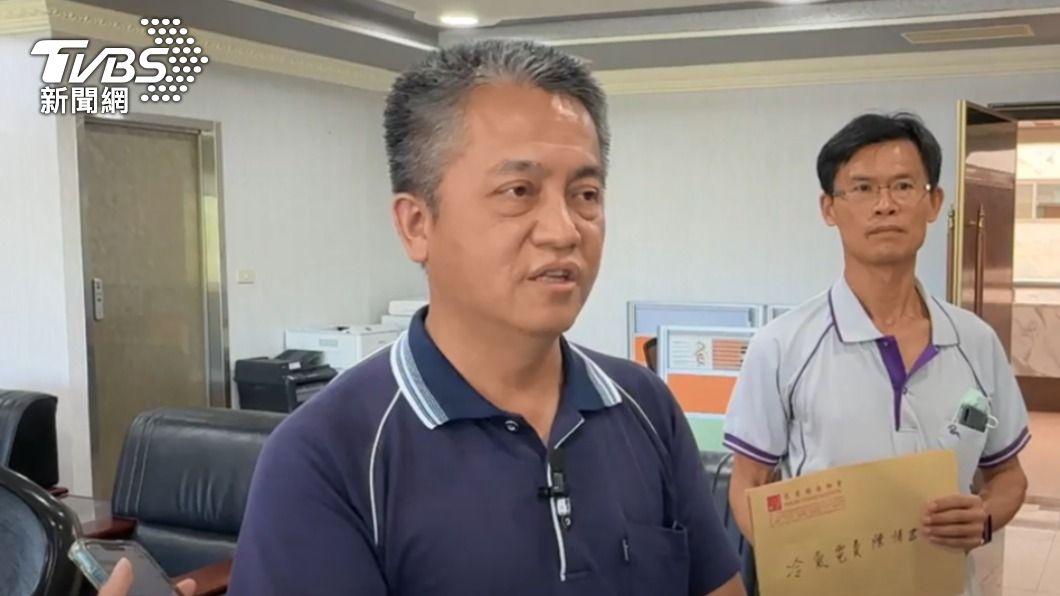 陳源豐希望花蓮縣政府可以重視教師權益。（圖／TVBS）