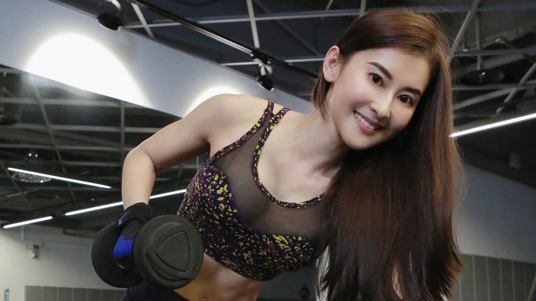 瑜伽女神辣秀腹肌、蜜桃臀 獲封甜心「叫」主竟是這原因