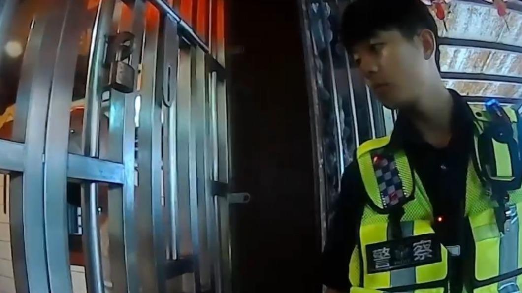 警方說「再不說,那你就繼續被土地公關,我們要走了」,竊賊立即坦承。(圖/金山分局提供)
