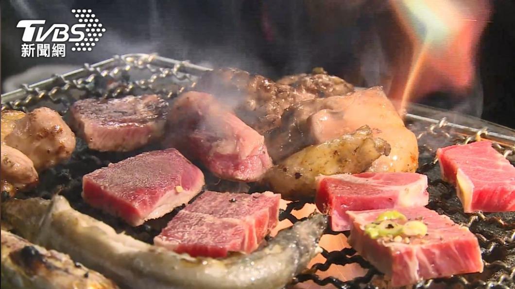 提醒民眾勿暴飲暴食,否則容易造成腸胃不適。(圖/TVBS資料畫面)