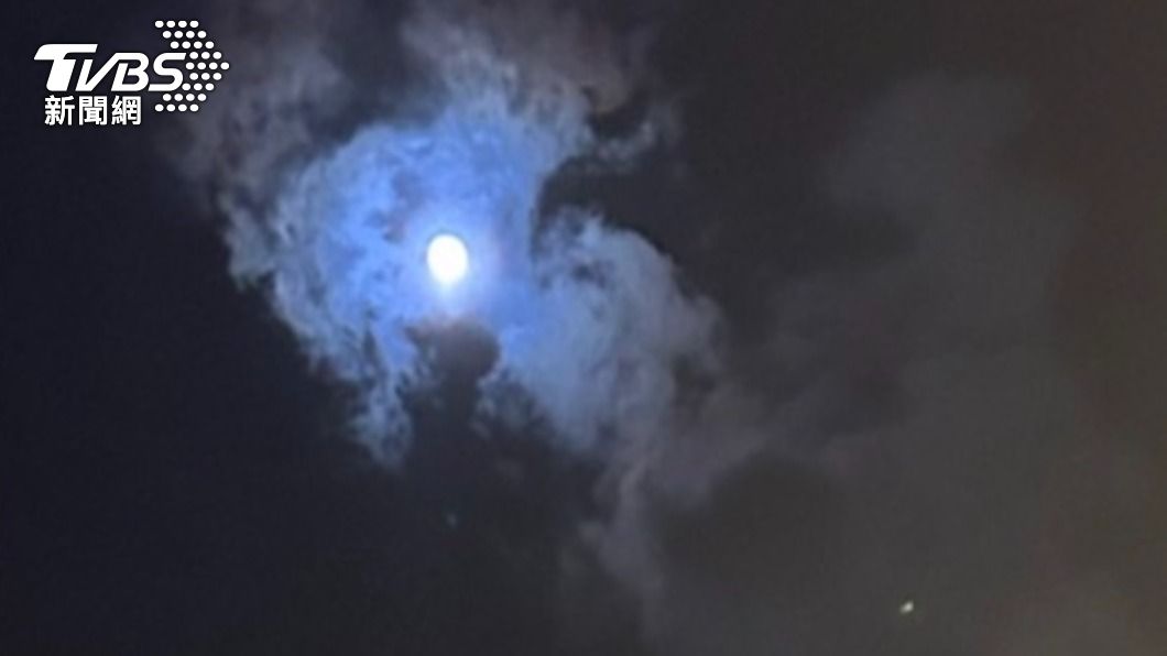 中秋夜驚見「神秘藍光」！遭指異象恐沾禍　專家揭黑兔年警訊
