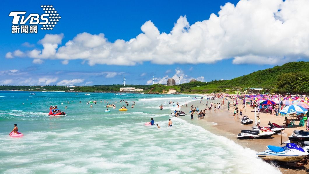 中秋節民眾大多選擇與家人團聚,較少出遊。(示意圖/shutterstock達志影像)