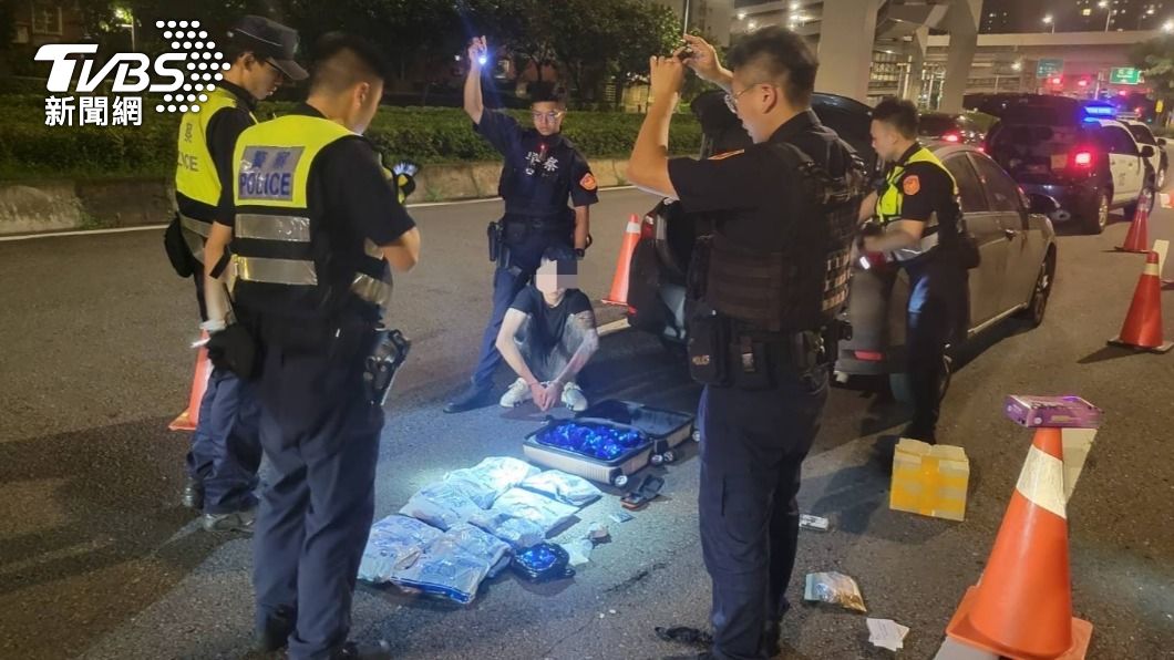 想趁連假賺一波?台北男帶78萬毒品趴趴走 慘遇臨檢被包軌