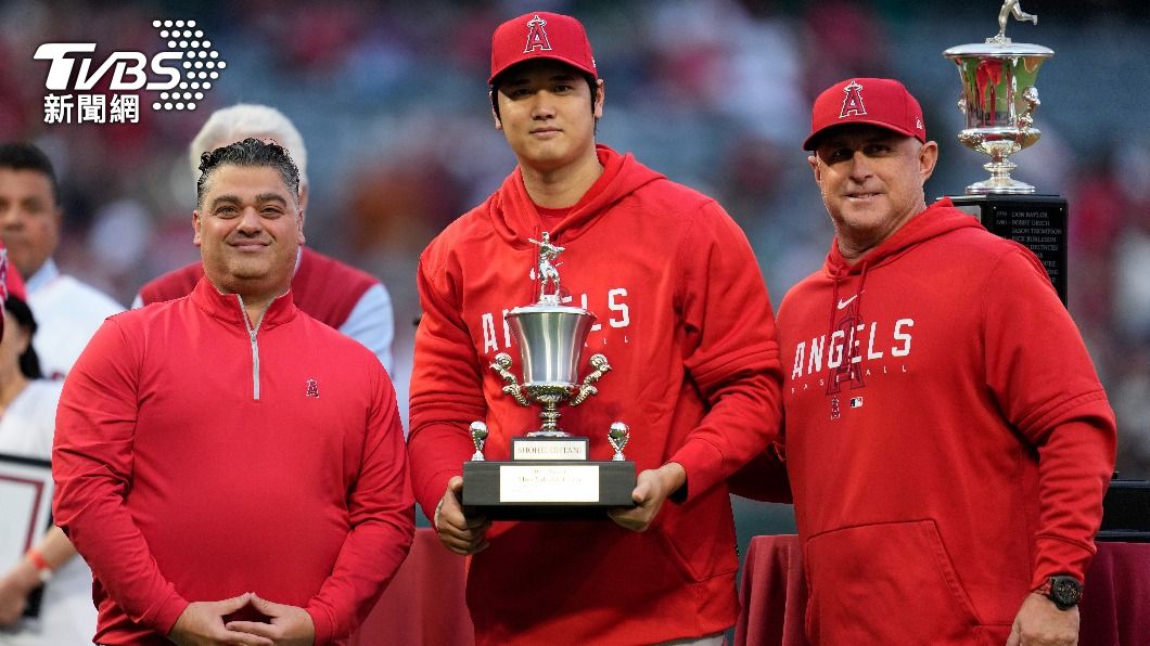 大谷翔平連3年獲天使MVP 手術後首度公開現身