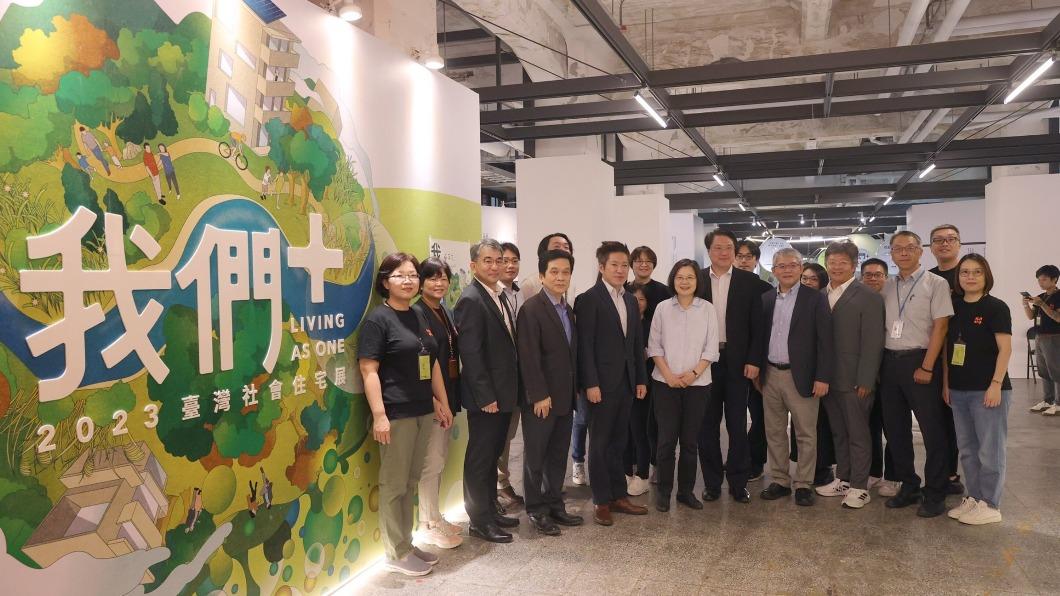 蔡英文參觀台灣社會住宅展 了解住宅政策執行成果