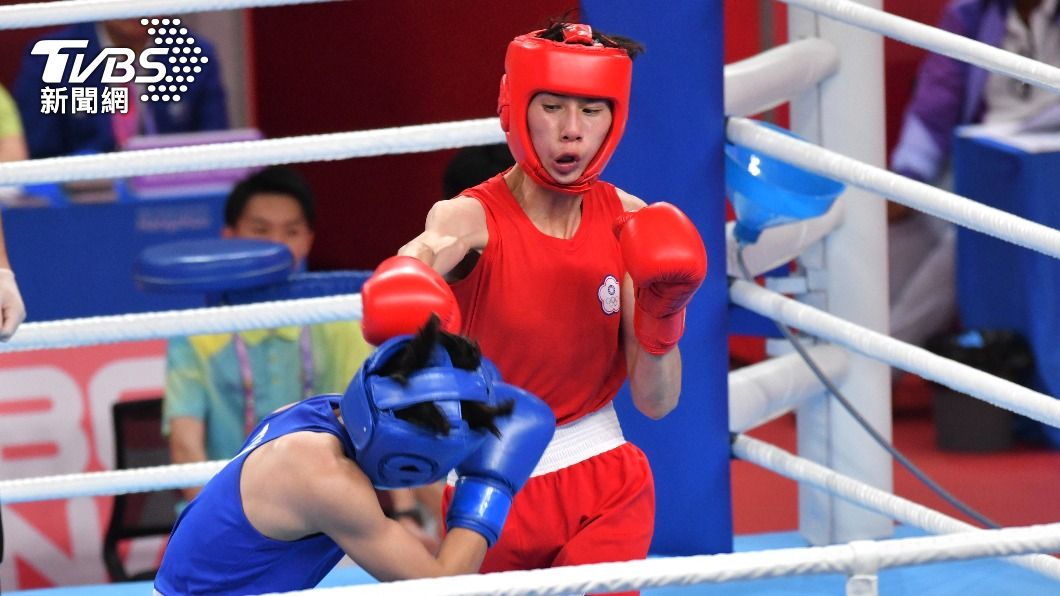 林郁婷攻勢猛烈，多次擊中對手，5：0晉級四強。（圖／胡瑞麒攝）