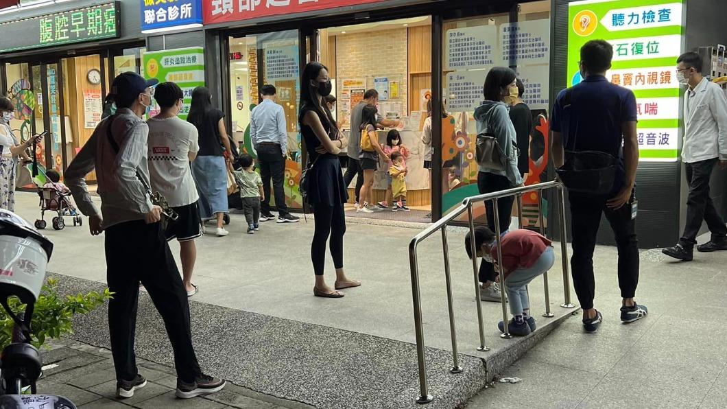 兒童生病又復發!醫曬「長不見底候診單」 嘆:新增1類患者
