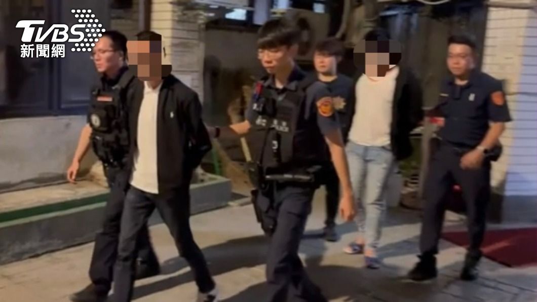 2男子遭警方送辦。（圖／TVBS）
